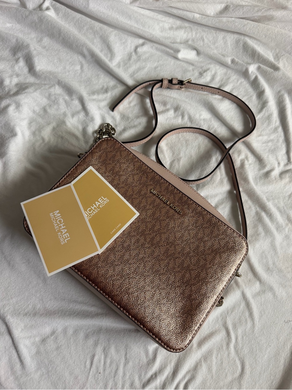 Brand new Michael Kors Metallic Rose Gold Crossbody Bag 🩷 - Picture 1 of 2